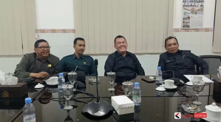 Komisi II DPRD Kota Blitar usai hearing bersama Diperdagin dan Manajamen Cafe Jojoo