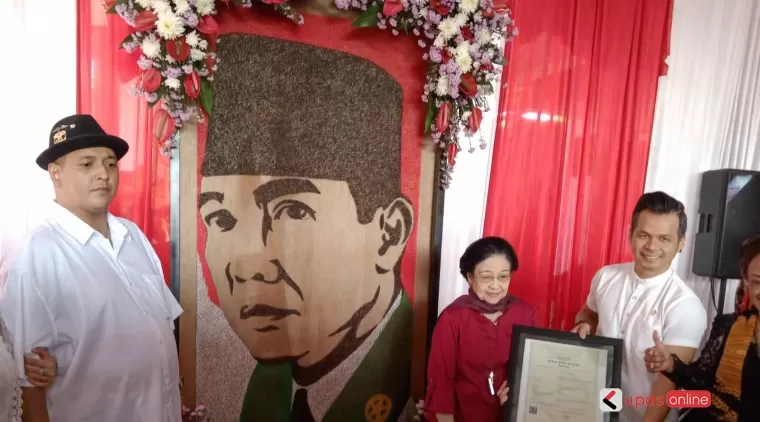 Megawati serahkan lukisan Bung Karno