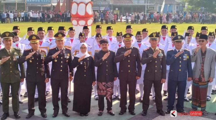 Bupati Blitar Hj Rini Syarifah bersama Forkopimda Kabupaten Blitar selepas upacara Hari Lahir Pancasila