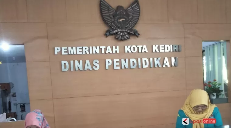 Ruang resepsionis Dinda Kota Kediri