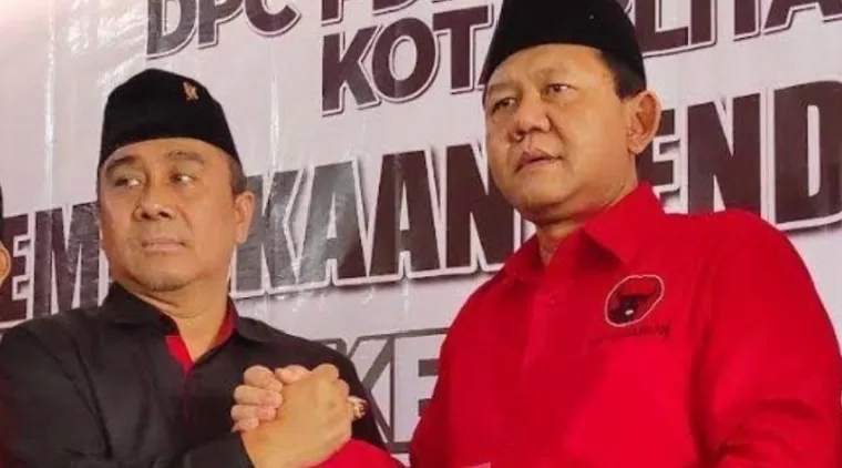 Bambang Rianto (Kawit) saat melakukan pendaftaran di DPC PDIP Kota Blitar beberapa waktu lalu