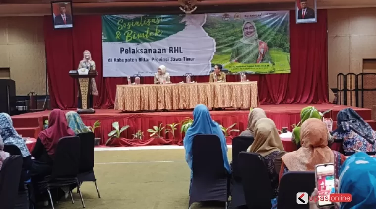 Wakil Ketua Komisi IV DPR-RI Anggia Erma Rini buka sosialisasi Rehabilitasi Hutan dan Lahan, di Blitar.