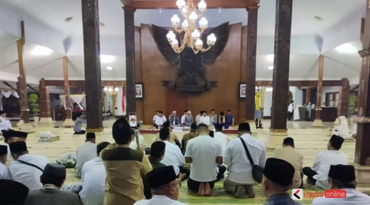 Bupati bersama Forkopimda pada malam tirakatan Jepang Upacara 17 Agustus 2024 di Pendopo RHN