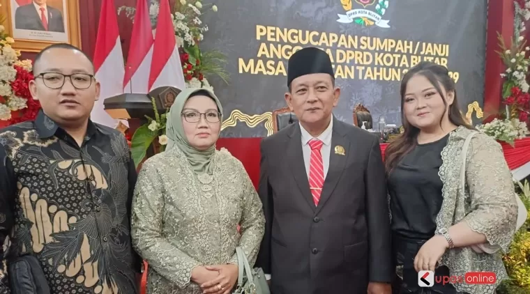 Sosok Anggota DPRD baru Kota Blitar dari Gerindra Tan Ngi Hing beserta keluarga usai pelatikan