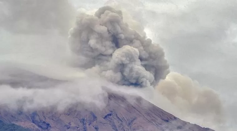 Hari Ini Gunung Lewotobi Laki-laki Meletus Kembali, Status Siaga Dalam Level  III