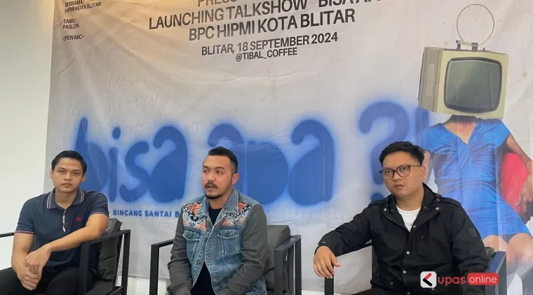 Ketua didampingi pengurus BPC HIPMI Kota Blitar launcing Talkshow Bisa Apa Jelang Pilkada 2024.