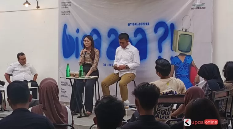 Mas Ibin dan Mbak Elim tanya jawab dengan, pengusaha muda, mahasiswa dan kaum milenial Kota Blitar