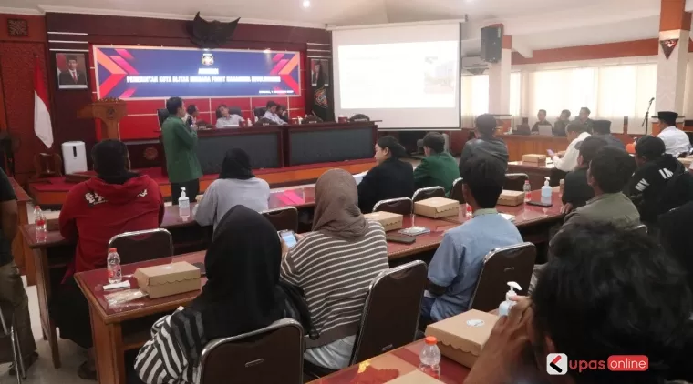 KRPK dan Ratu Adil dan FMR saat beraudiensi dengan Pemkot Blitar