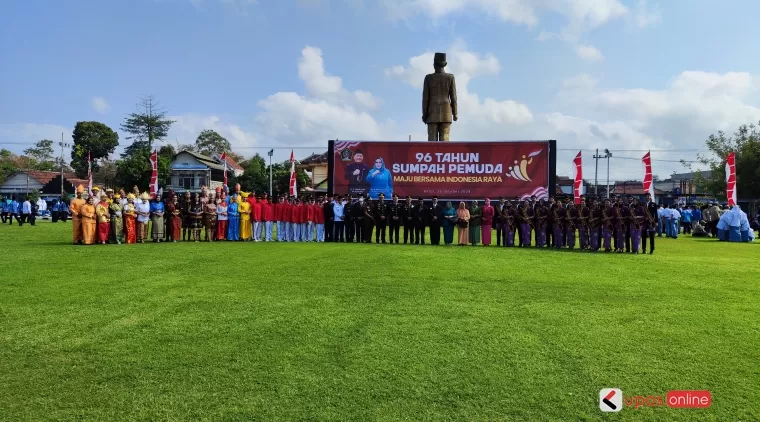 Foto bersama Pjs Bupati Blitar, Ketua DPRD, Sekda Kab dan Forkopimda usai upacara peringatan sumpah pemuda ke 96