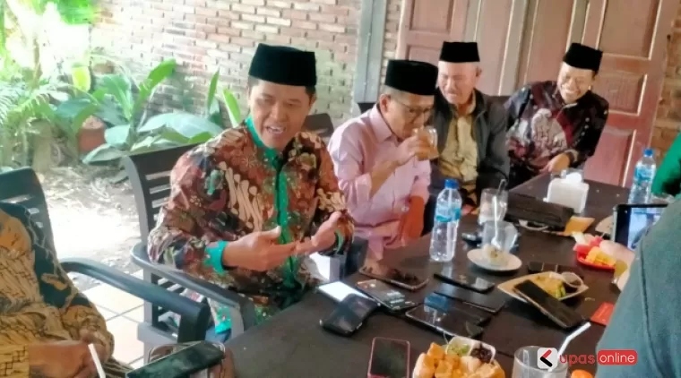 Mantan ketua Yayasan dan Plt Ketua serta Pembina Yayasan MTs Al Mahmud