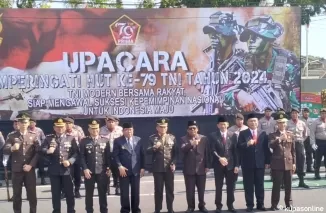 Foto bersama usai upacara HUT TNI ke 79 di Aloon-aloon Kota Blitar