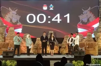 Suasana debat publik perdana pilbup Blitar 2024