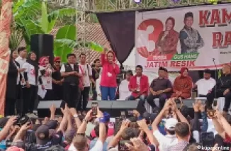 Tri Rismaharini Cagub nomor urut 3 saat hadir di Komunitas Sopir di Dayu Nglegok Kab Blitar