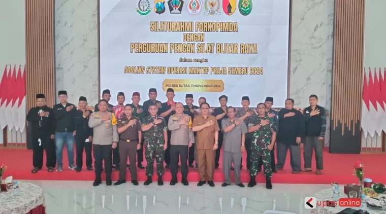 Deklarasi pilkada damai 2024 Ketua DPRD dan Forkopimda Blitar bersama perguruan pencak silat