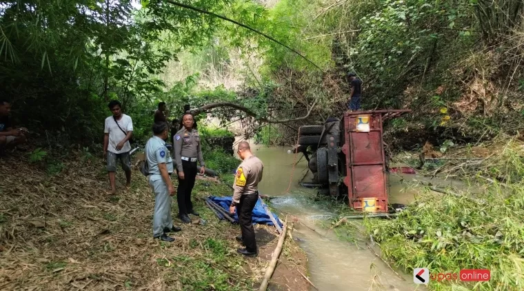 Kondisi truck yang tercebur