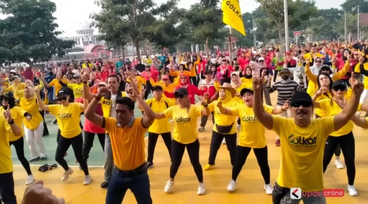 Senam sehat yang digelar DPD Golkar Kota Blitar untuk memperingati HUT ke 60 sekaligus konsolidasi pemenangan Bambang-Bayu