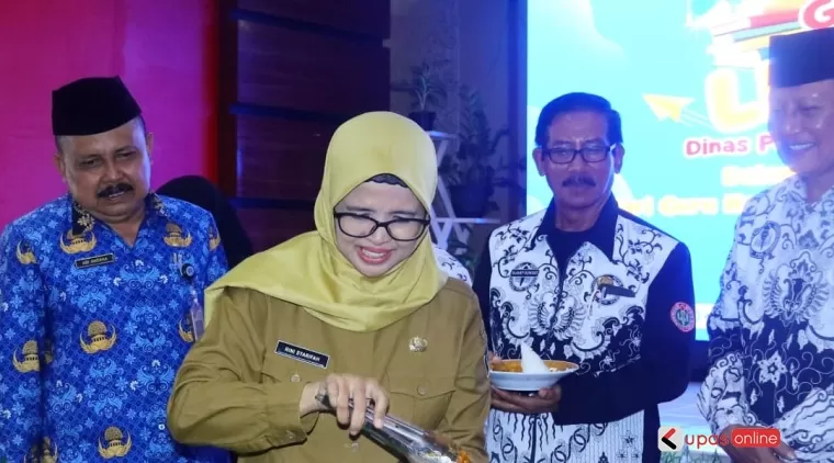 Bupati Blitar Rini Syarifah peringati Hari Guru Nasional ke 30 di Dinas Pendidikan Kab Blitar