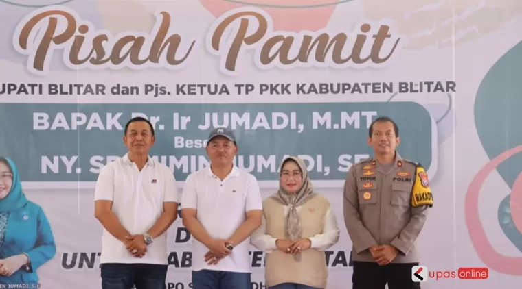 Foto bersama dalam pisah pamit Pjs Bupati Blitar Jumadi