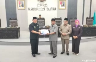 Pjs Bupati Blitar bersama jajaran Pimpinan DPRD Kab Blitar