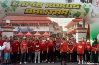 Ribuan peserta Fun Run dan Fun Walk yang akan diberangkatkan oleh Sekda Kota Blitar