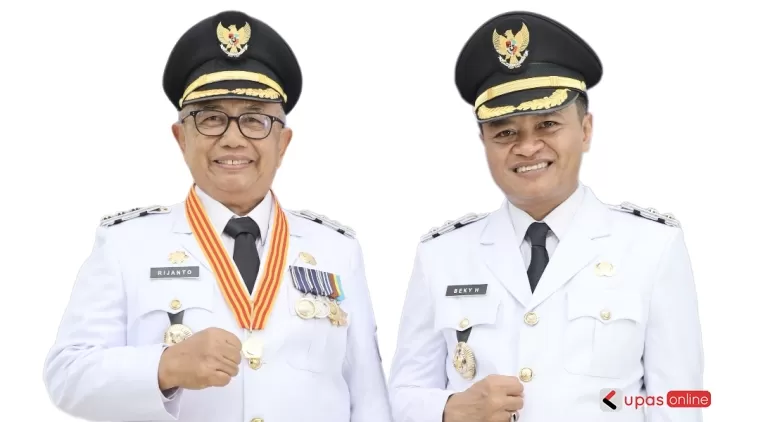 Bupati dan Wakil Bupati Blitar Drs. H. Rijanto dan H. Beky Hardiansyah