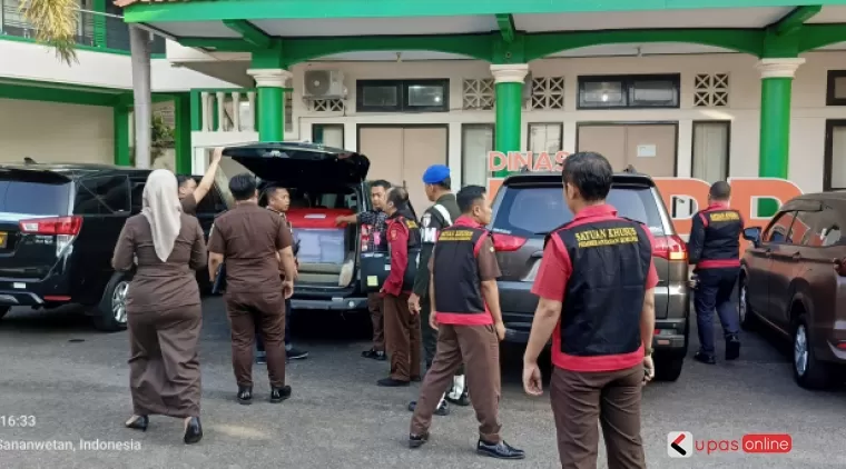 Penggeledahan Dinas PUPR oleh Kejari Kab Blitar amankan sejumlah dokumen penting