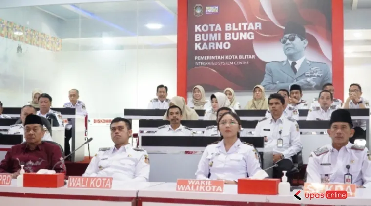 Wali Kota Blitar, H. Syauqul Muhibbin, S.H.I. (Mas Ibbin) dan Wakil Wali Kota Blitar, Elim Tyu Samba, dalam peluncuran Indikator Indeks Pencegahan Korupsi Daerah (IPKD) Monitoring Center of Prevention (MCP) 2025