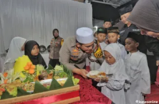 Kapolres Blitar berbuka puasa bersama anak yatim di Rumah Dinas