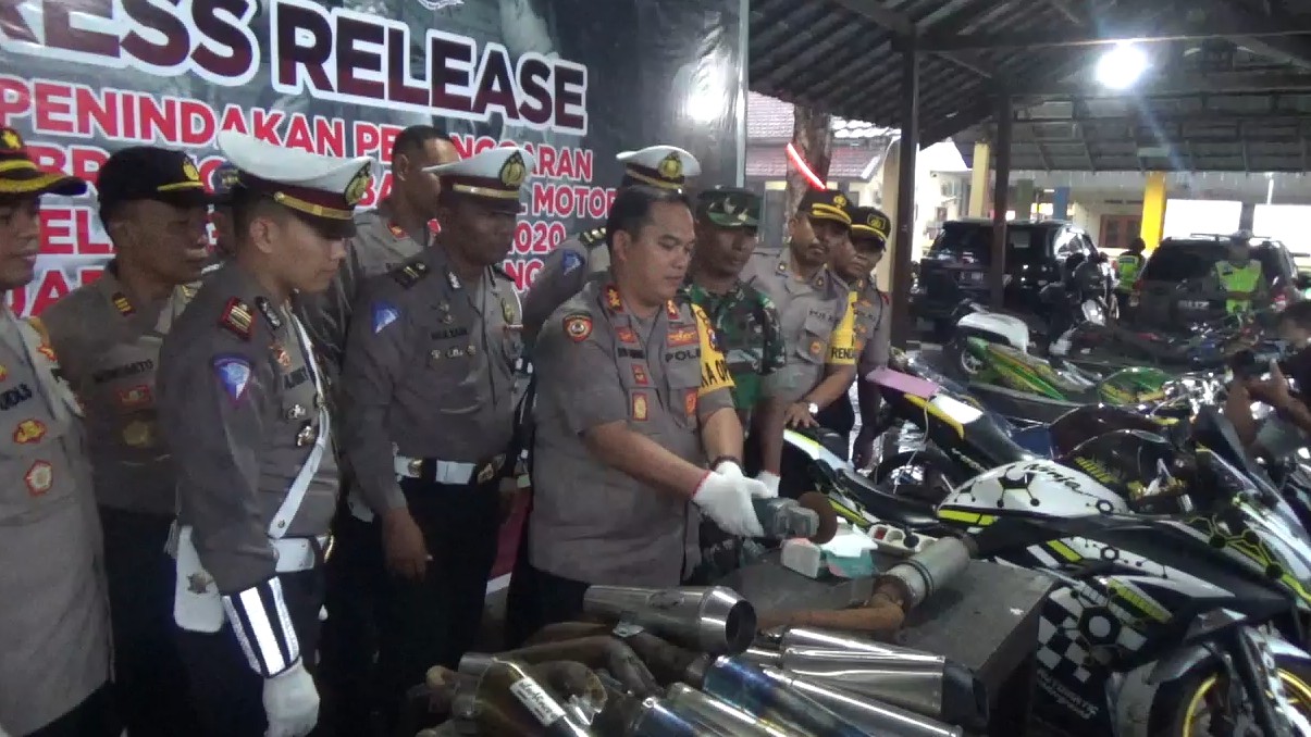 Puluhan Motor Modifikasi Dan Belasan Knalpot Brong Disita Polres Jombang