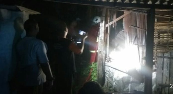 Gudang Penyimpanan Barang Bekas Milik Warga Desa Campurrejo, Bojonegoro Terbakar