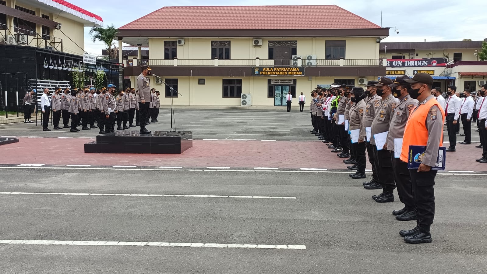 Wakapolrestabes Medan Minta Anggota Tingkatkan Disiplin dalam Bekerja