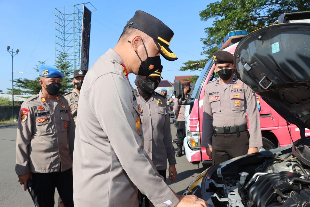 Kapolres Tulungagung saat lakukan pengecekan kendaraan dinas