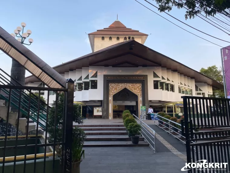 Dari 'Gedung Setan' Menjadi Pusat Ibadah, Menelusuri Jejak Masjid Al Ukhuwwah di Bandung. (Foto : Dok. Istimewa)