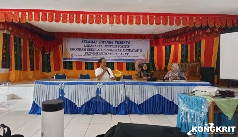 Dinas Lingkungan Hidup Kota Solok Menggelar Pembinaan Gerakan PBLHS Adiwiyata di SMPN 2 Kota Solok