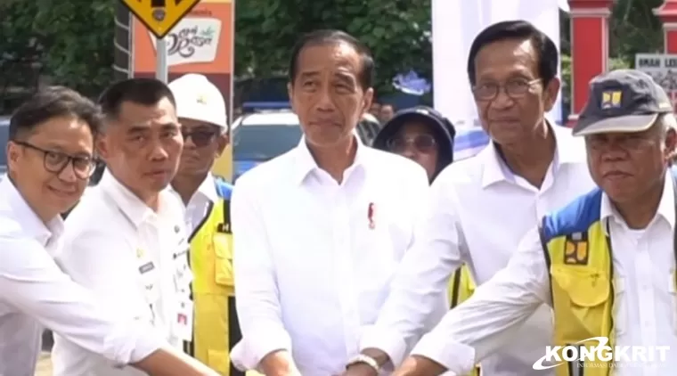 Presiden Jokowi saat meresmikan jalan  Daerah di DIY beberapa waktu lau.