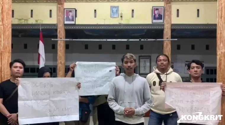 Sekelompok orang yang mengatasnamakan Perwakilan KPPS Kedungwaru nyatakan sikap dalam unggahan video