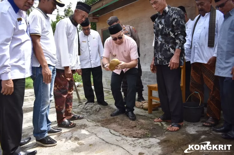 Pj Wali Kota Payakumbuh Letakkan Batu Pertama Pembangunan Masjid Muttahidin Kelurahan Parambahan