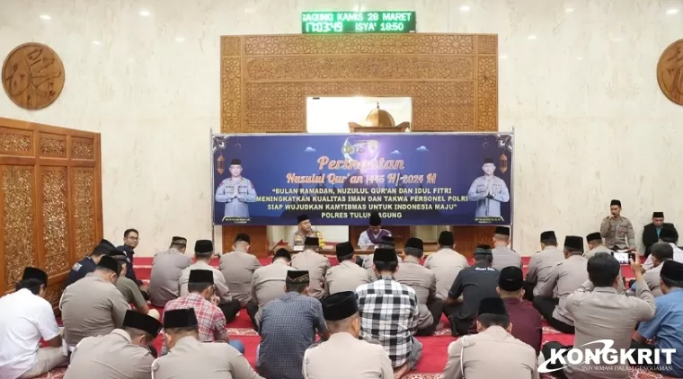 Polres Tulungagung menggelar peringatan Nuzulul Quran di Masjid Al Hafizh