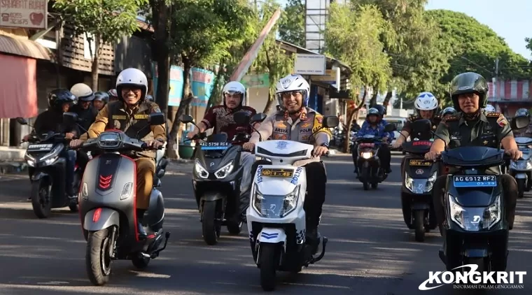 Kapolres Tulungagung bersama Forkopimda patroli bersama kendarai motor listrik