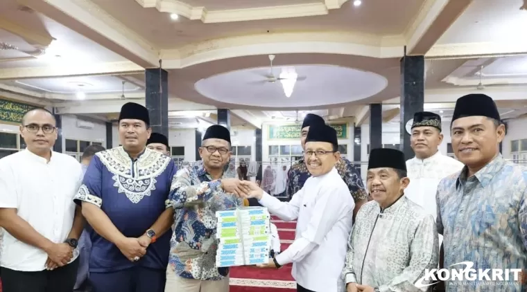 Tim Safari Ramadhan Sumbar Berikan Bantuan Rp 50 Juta untuk Perbaikan Masjid Raya Kampung Baru Pariaman
