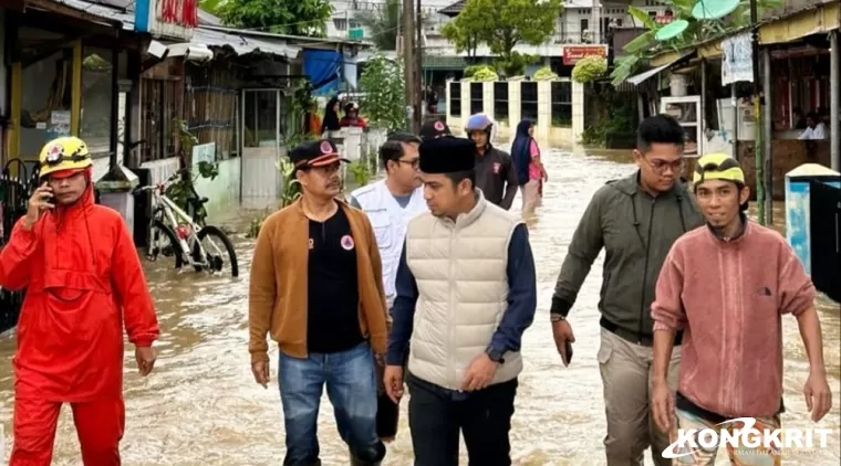 Tinjau Lokasi Banjir di Perumahan Guru Biruhun Simpang Rumbio, Wawako Solok Perintahkan Koordinasi Lintas Sektoral