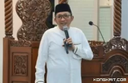 Safari Subuh Ramadhan Pertama, Hendri Septa Sapa Jamaah Masjid Al Muhajirin Bungo Pasang Padang
