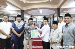 Tim Safari Ramadhan Sumbar Berikan Bantuan Rp 50 Juta untuk Perbaikan Masjid Raya Kampung Baru Pariaman