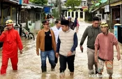 Tinjau Lokasi Banjir di Perumahan Guru Biruhun Simpang Rumbio, Wawako Solok Perintahkan Koordinasi Lintas Sektoral