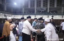 Wali Kota Solok Sampaikan Tausiah di Masjid Agung Al Muhsinin, Ingatkan Pesan tentang Kematian