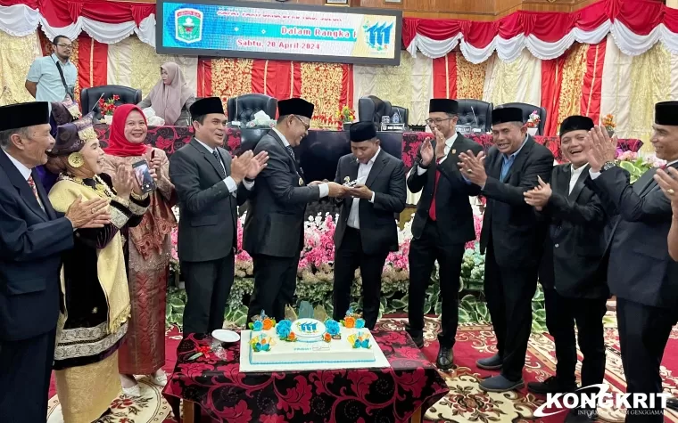 Gelar Sidang Paripurna Peringatan HUT Kabupaten Solok ke-111, Bersama Solok Super Tim Menuju Tahun Kejayaan