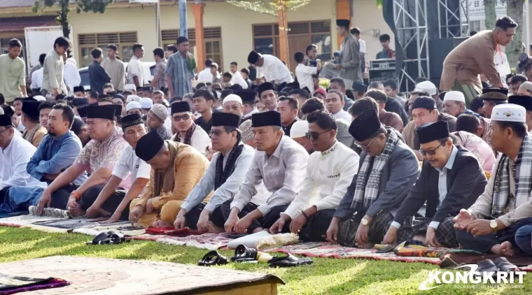 Pemko Pariaman Laksanakan Shalat Idul Fitri 1445 H di Lapangan Merdeka, Dipenuhi Ribuan Umat Muslim