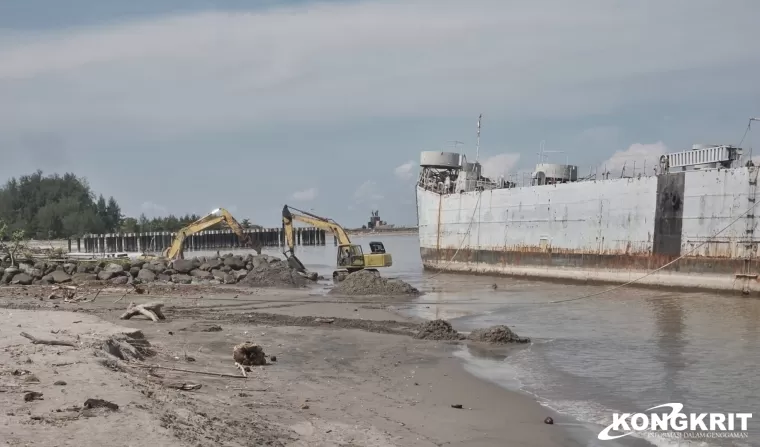 Pemko Pariaman Mulai Lakukan Pengerjaan Canal Penyelamatan Eks KRI Teluk Bone 511, Calon Destinasi Wisata Baru