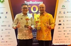 Hendri Septa Raih Penghargaan Top Pembina BUMD 2024 Perumda Air Minum Kota Padang