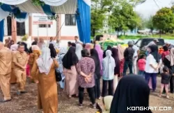 Pemerintah Kabupaten Solok Menggelar Gerakan Pangan Murah di X Koto Singkarak